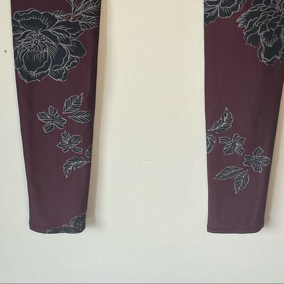 Maurices Maroon Floral In Motion Legging Size Small - Picture 11 of 11